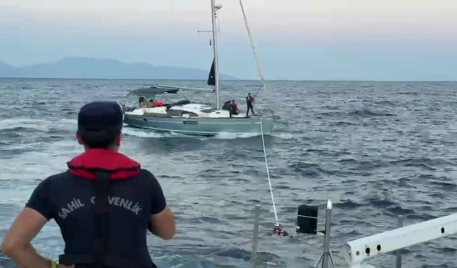 Antalya'da tekneleri sürüklendi! Sahil güvenlik kurtardı