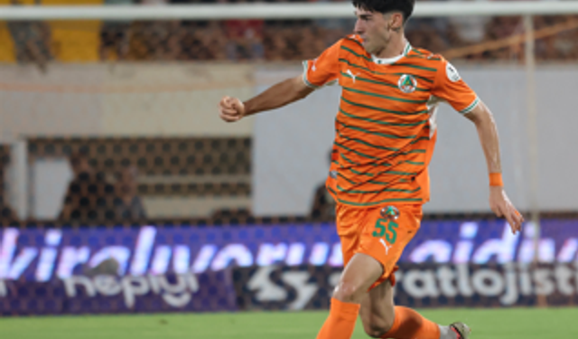 Alanyaspor'un genç yeteneği Ümit 90 dakika maçta kaldı
