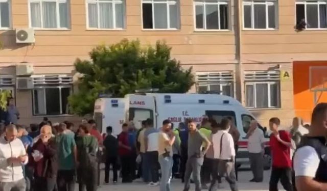Son dakika l Manisa’da lise önünde silahlı saldırı: yaralanan öğrenciler var