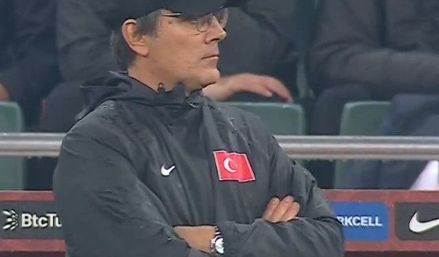 Son dakika! Türkiye-İtalya maçında Bursa’daki taraftarlardan istifa sesleri yükseliyor