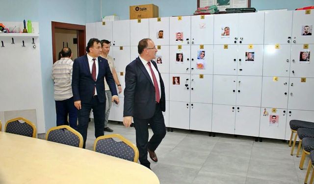 Antalya İl Müdürü Alanya’daki okulları tek tek gezdi