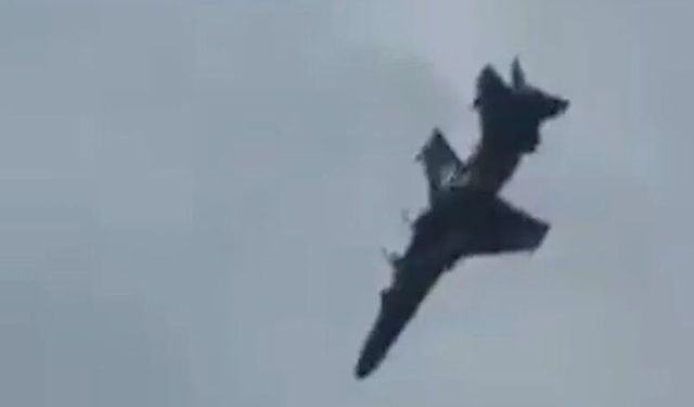 VİDEO İZLE l Galler'de 2 pilotun mucizevi kurtuluşu!