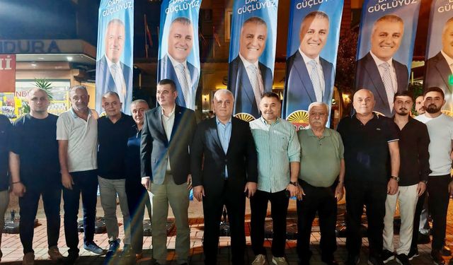 Siyasiler ve iş dünyası Erdem'in seçim ofisinde akın akın ağırlanıyor