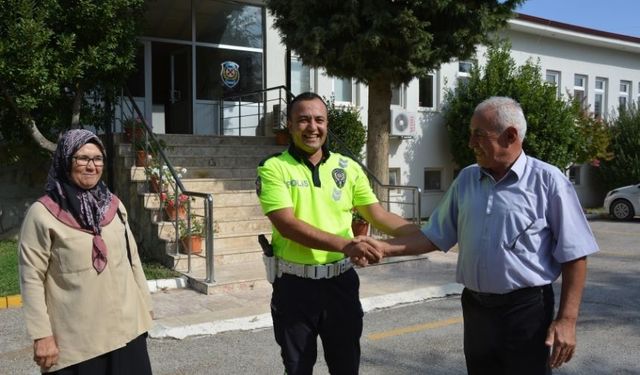 Sosyal medyada çok izlendi! Antalya'da polis bulaşık yıkama cezası verdi