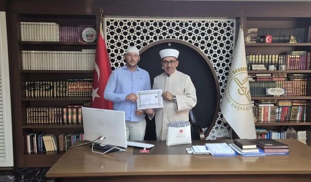 Alman vatandaş Alanya’da İslamiyet’i seçti