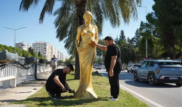 Antalya'da bu heykelleri her köşe başında görebilirsiniz
