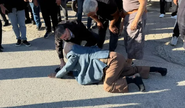 Antalya’da yaya geçidinde kaza: İlk müdahale Belediye Başkanı'ndan