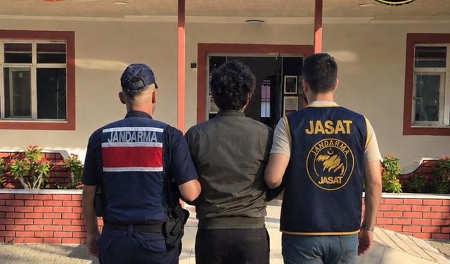 Antalya'da JASAT’tan aranan şahsa operasyon