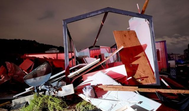 Antalya'da hortum faciasının ardından peş peşe mesaj yayınladılar