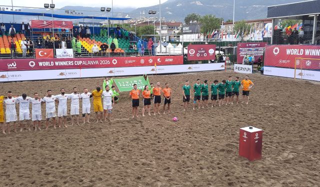 Plaj futbolunda Alanya fırtınası
