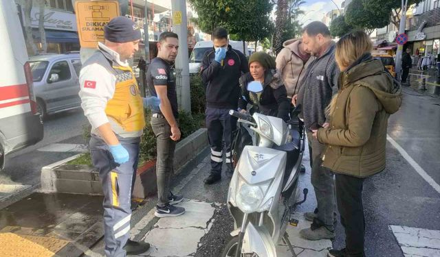 Ticari taksi ve elektrikli scooter çarpıştı: Faciadan dönüldü