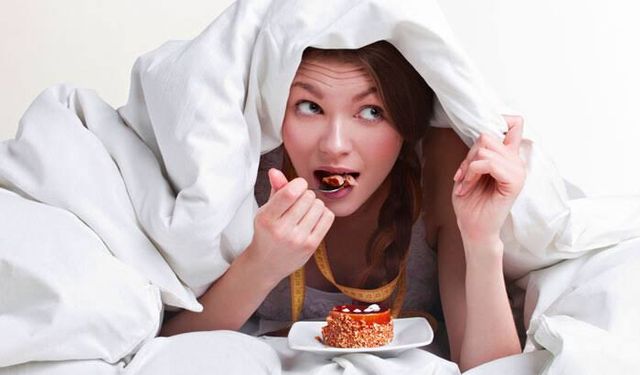 Fazla yemenizin sebebi psikolojik olabilir mi? Uzman isim belirtileri paylaştı