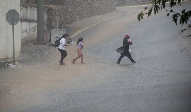 Alanya'ya 1 buçuk saat uzaklıkta: İki gündür yağışa teslim