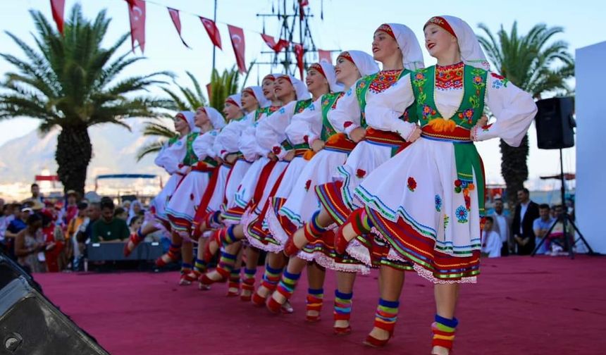 Alanya'ya 8 ülkeden 29 Ekim için geldiler: Coşku tavan yaptı