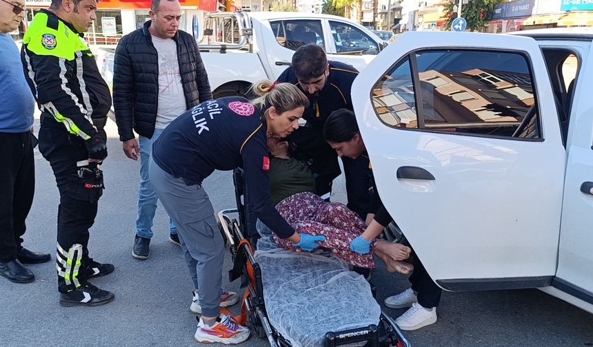 Karısını hastaneye yetiştirecekken, kaza yaptı