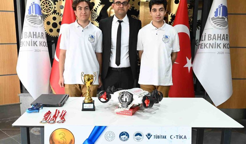 Antalya'nın robotları Türkiye'yi salladı