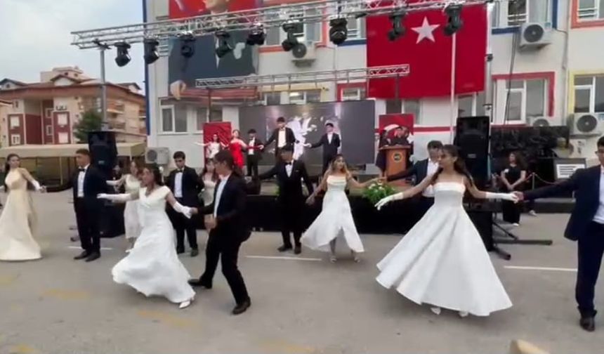 Alanya'da mezuniyet gecesi