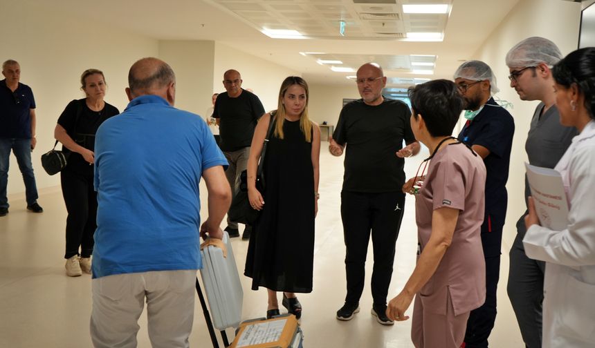 Antalya'da oğlunun kalbini dua ederek uğurladı