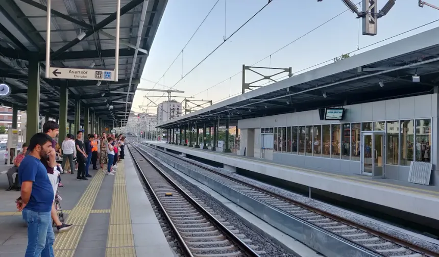 Son Dakika! Marmaray'da intihar girişimi! Öldü mü?