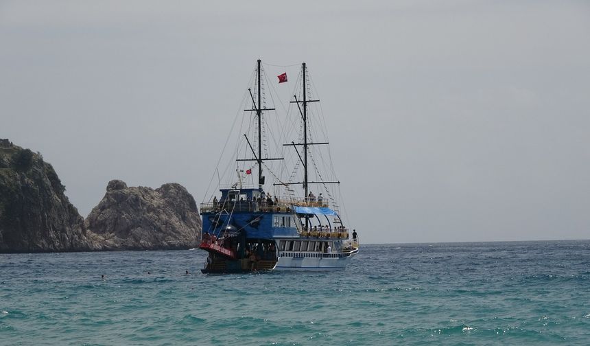 Alanya'da tekne turlarına yoğun ilgi