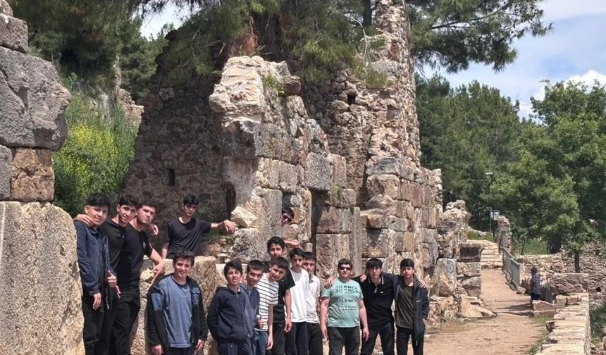 Alanya'da öğrenciler Syedra’da tarihle buluştu