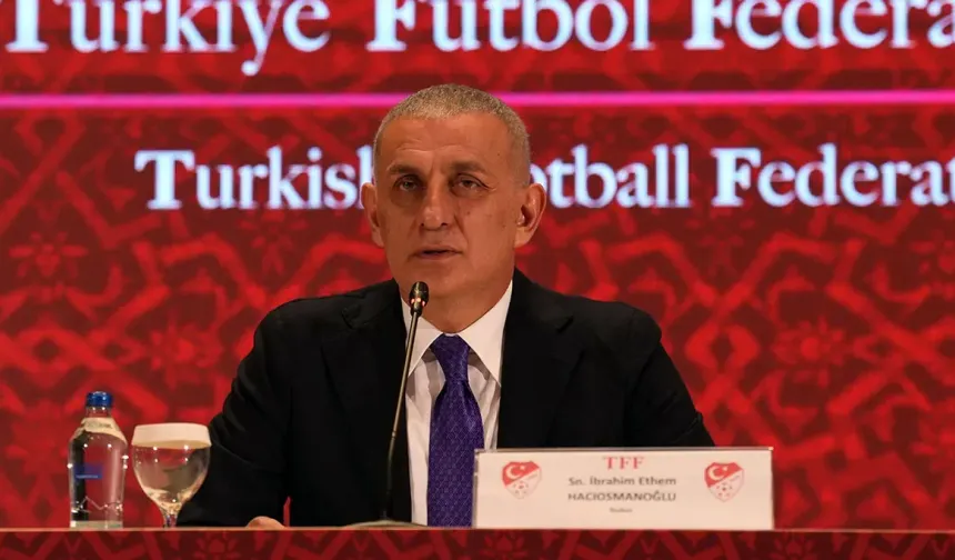 İbrahim Hacıosmanoğlu tepkilere dayanamadı! Taraftarların istifa tezahüratlarının ardından stadı terk etti