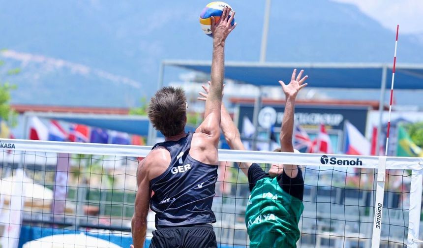 Dünyanın en iyileri Alanya’da buluştu! Dev turnuvada ilk servis atıldı