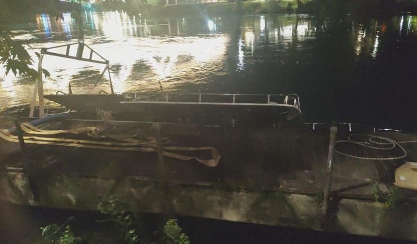 Manavgat'ta tekne batmaya başladı! SAK harekete geçti