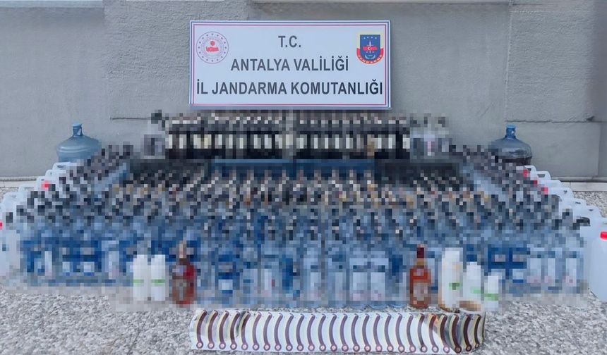 Manavgat'tan Antalya'nın tüm ilçelerine kaçak alkolü yayacaklardı
