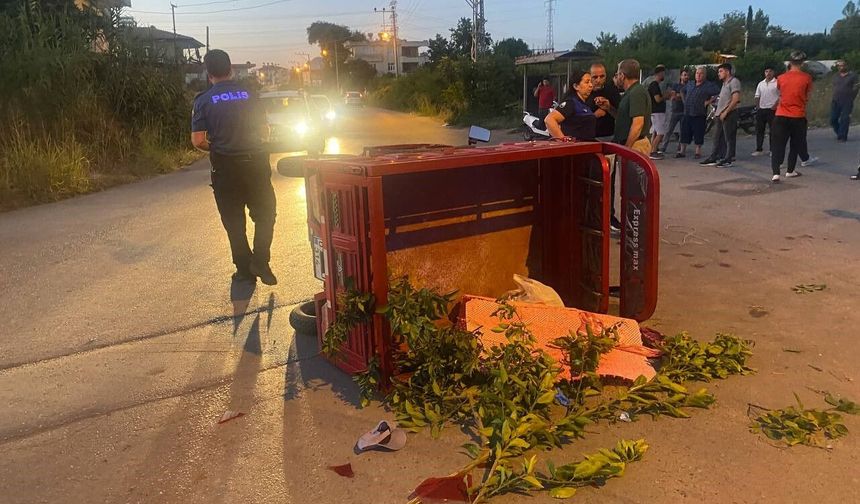 Serik'te facianın eşiğinden dönüldü: 3 tekerlekli motosiklet devrildi