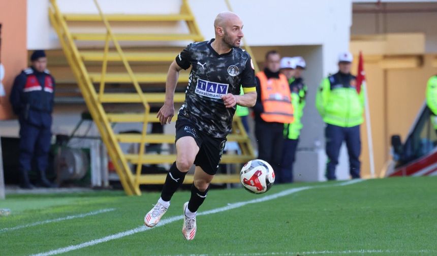 Kaptan Efecan Karaca Alanyaspor'a veda etti! Hangi takıma gidiyor?