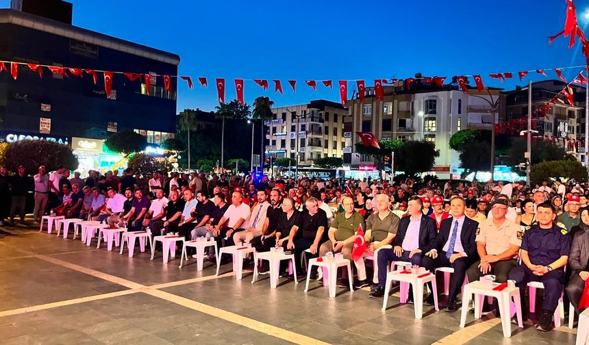 Alanya'da 15 Temmuz coşkusu: Binlerce Alanyalı meydanda buluştu