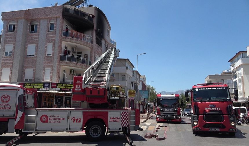 Antalya'da yangın paniği: 5 kişi yaralandı