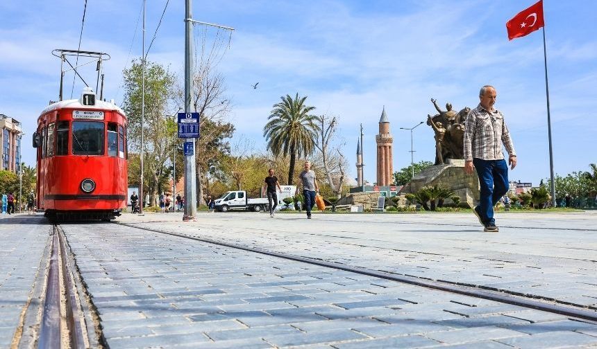 Antalya'da nostalji tramvayı kaldırılmayacak