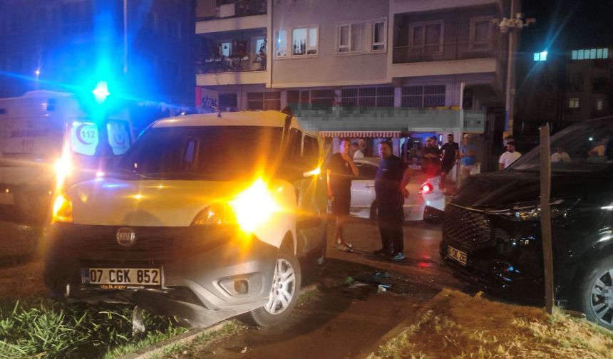 Antalya'da ortalık karıştı! Araçlardan çıkamadılar