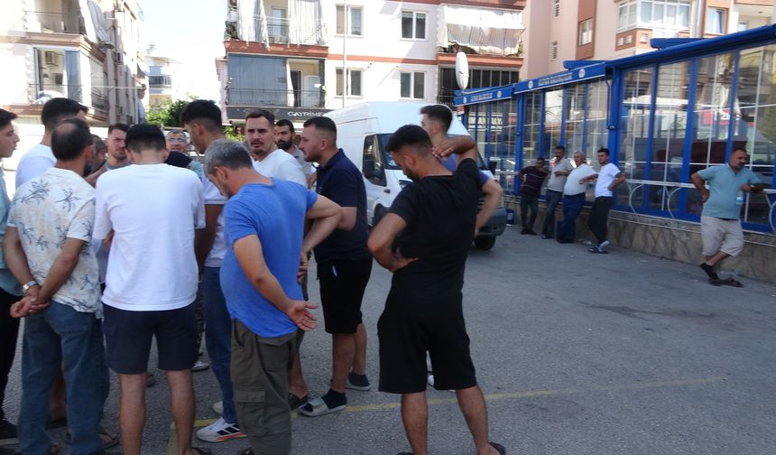 Antalya'da pazar esnafı tezgah açmadı
