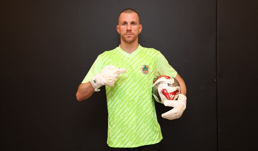Bir yıl daha Alanyaspor'da kalacak! Sözleşmeyi uzattı