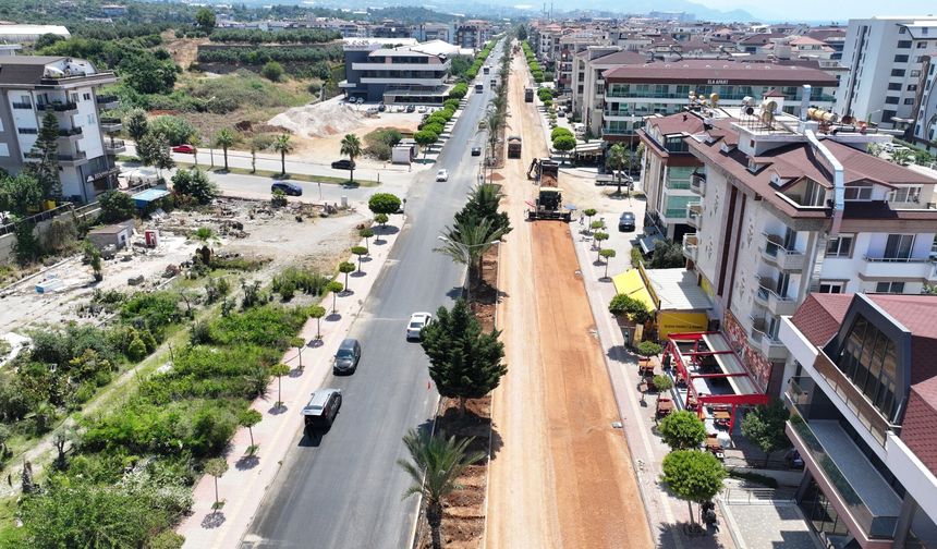 Alanya İsa Küçülmez Caddesi yenileniyor