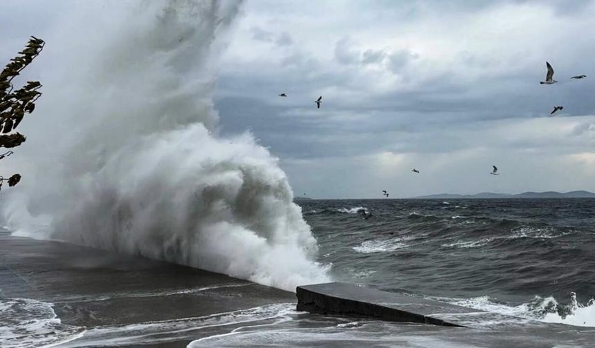 ALANYALILAR DİKKAT! Meteoroloji'den kuvvetli rüzgar ve fırtına uyarısı