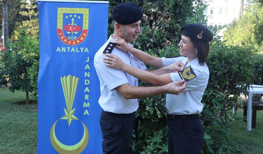 Antalya’da Jandarma çiftine çifte mutluluk