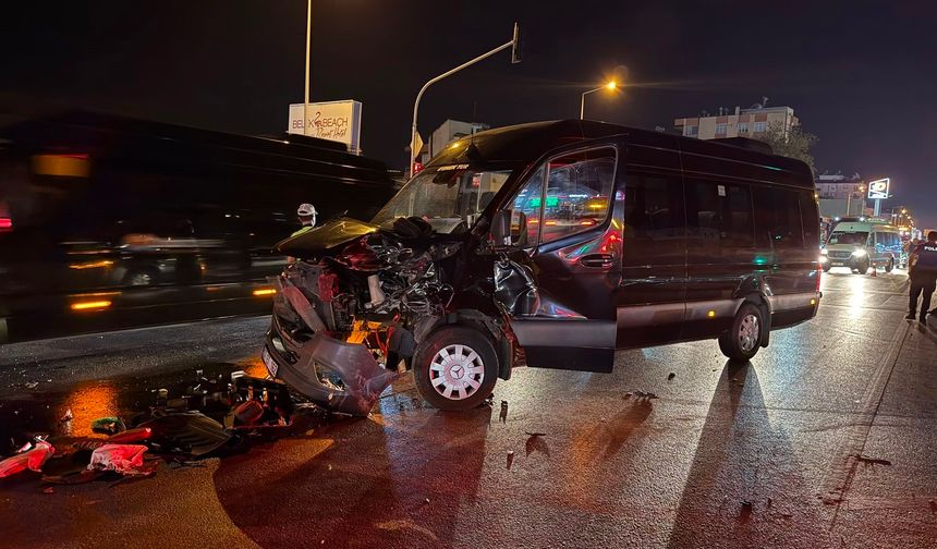 Antalya-Alanya yolunda zincirleme kaza: Sürücü kaçtı