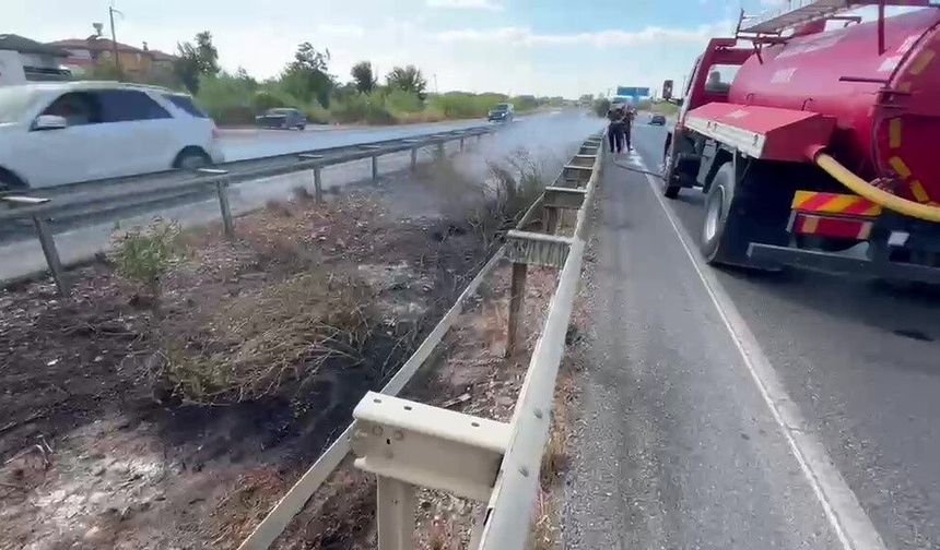 Antalya'da araçtan atılan izmarit yangın çıkardı