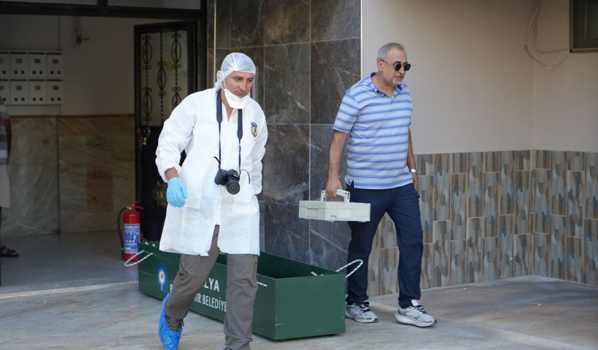 Antalya'da anne-kız evde ölü bulundu: Soruşturma başlatıldı