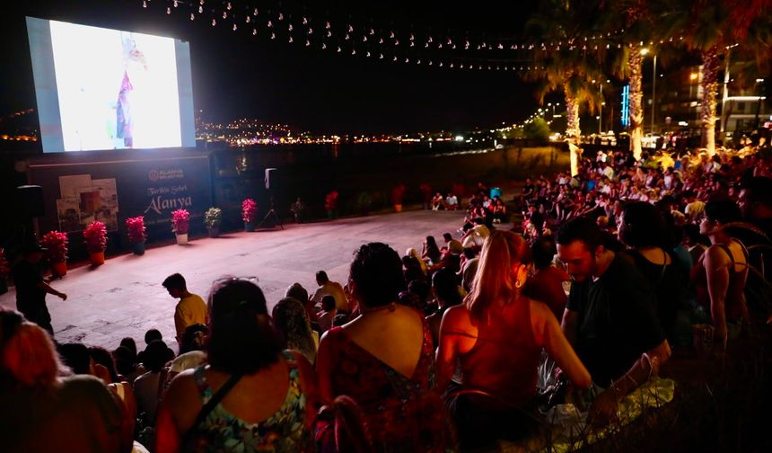 Yeşilçam Sinema Günleri 'Neşeli Günler' ile başladı