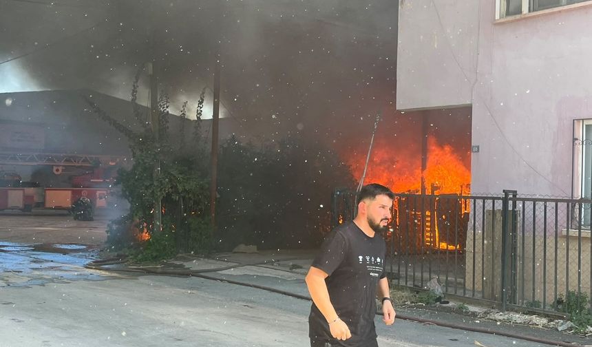 Antalya’da Ev ve Depoda Yangın