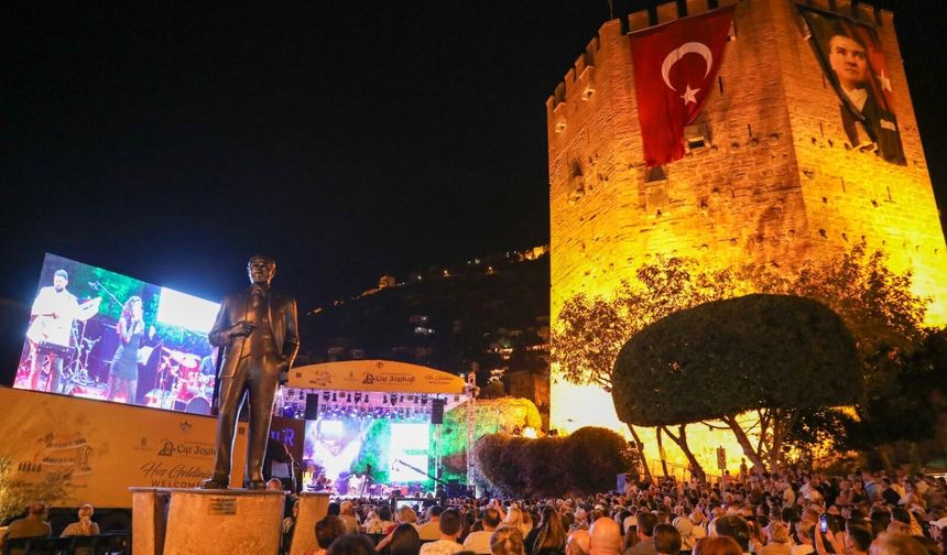 Alanya 20 yıllık geleneğini sürdürdü: Festival sona erdi