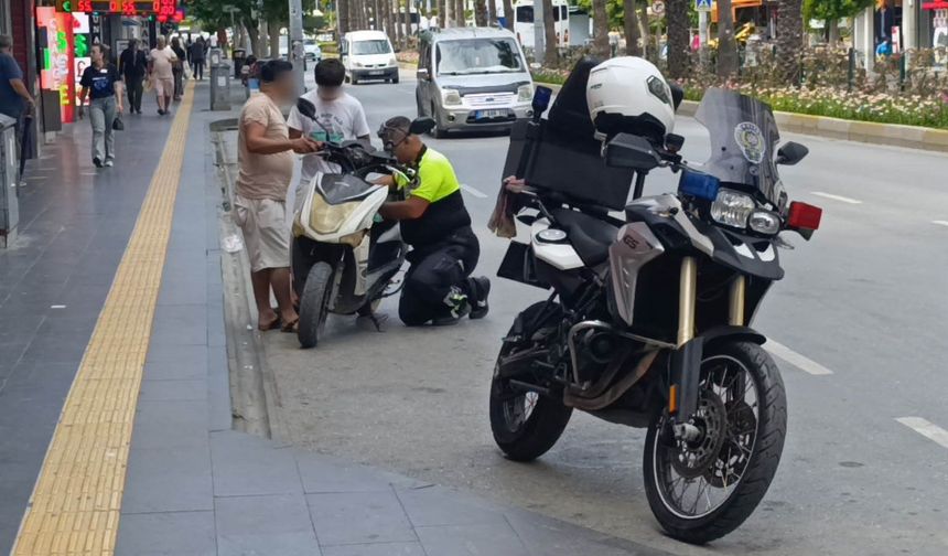 Antalya'da arkadaşından emanet motor aldı, ehliyeti gitti