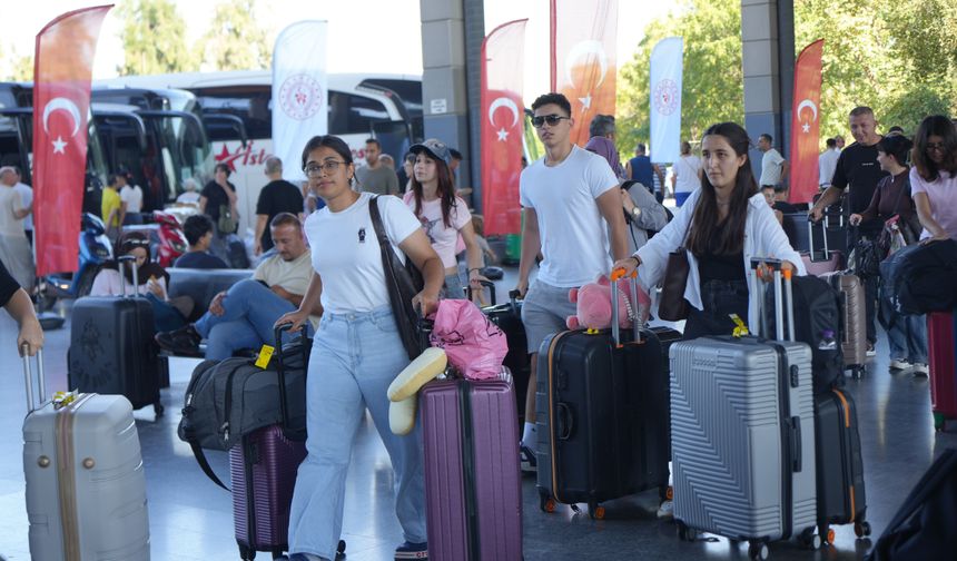 Antalya'da otobüsten iner inmez karşıladılar!