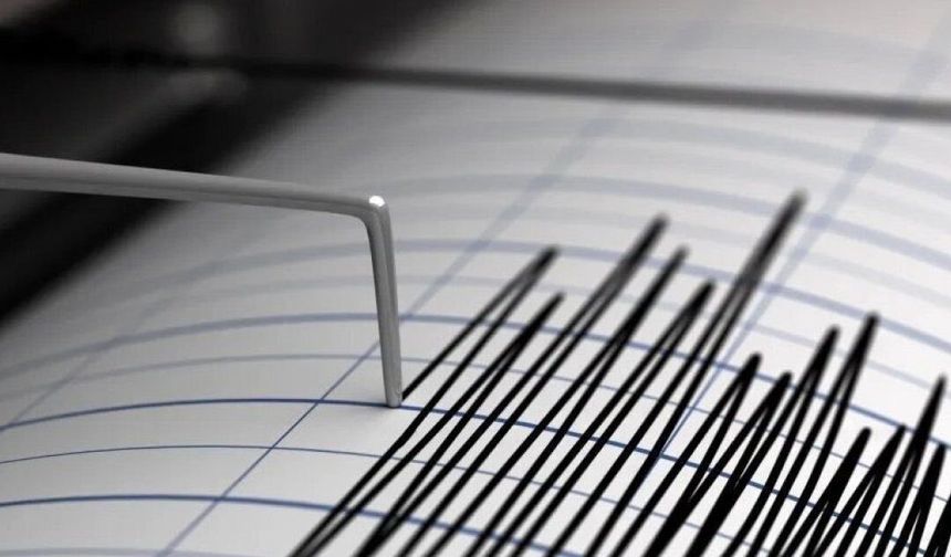 Peş peşe depremler! Antalya'da deprem oldu