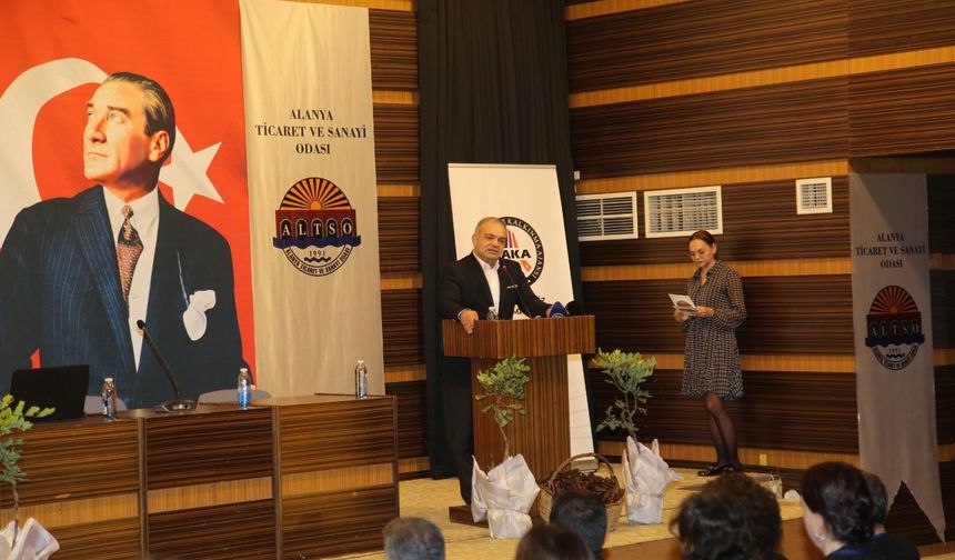 Az su, rekor kazanç! Alanya’nın keçiboynuzu yeni pazarlara açılıyor
